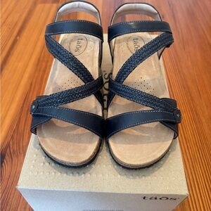 Taos Footwear Dark Blue Sandals with Elegant Crisscross Design